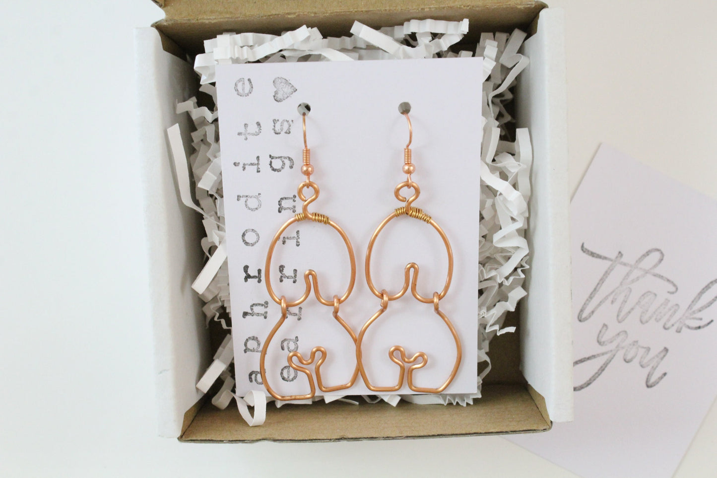 wire earrings | woman
