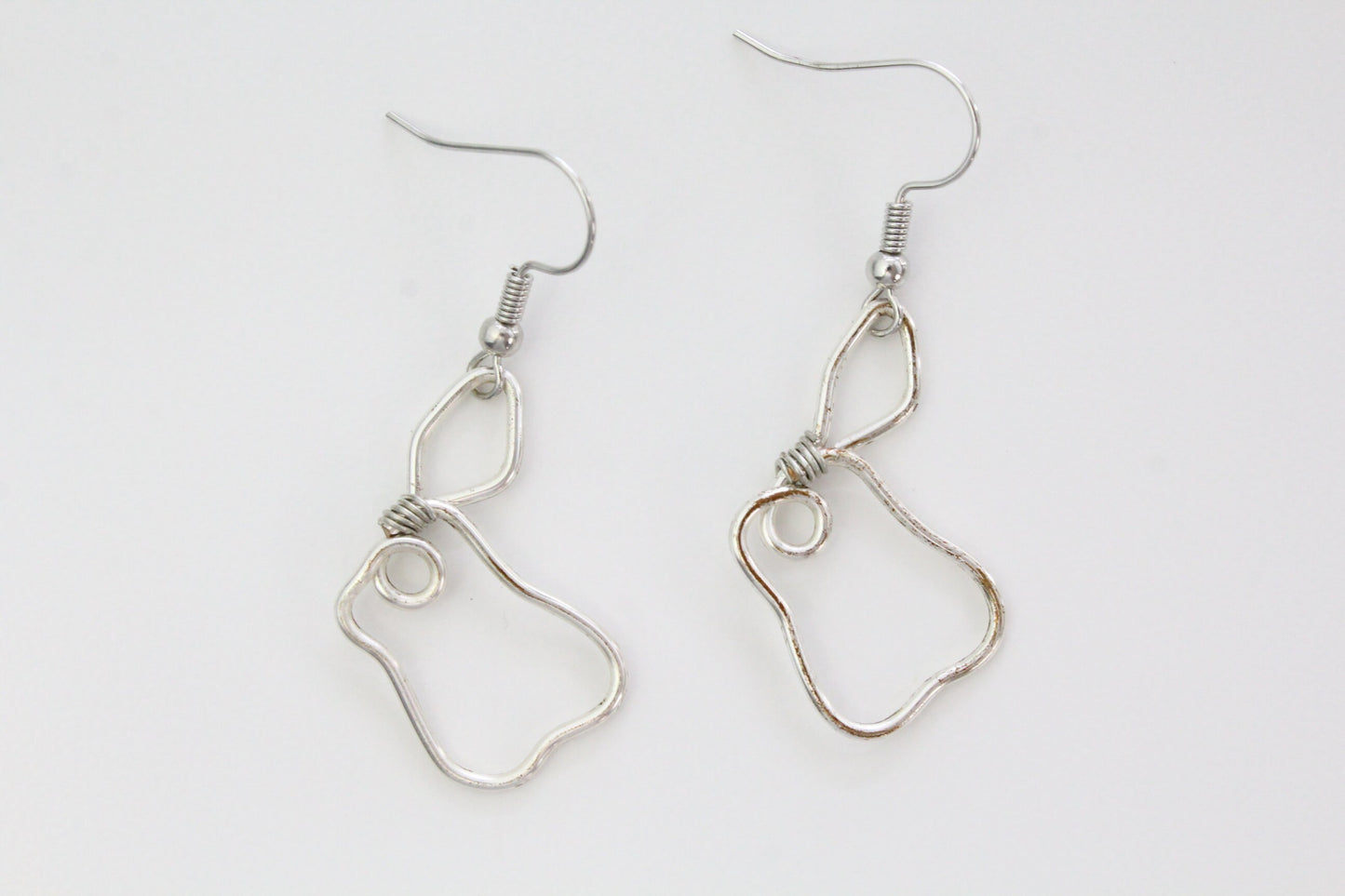 wire earrings | pear