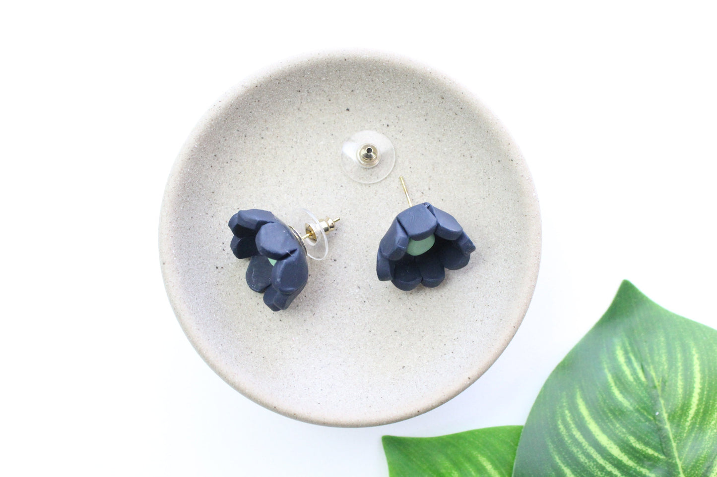 studs | flower