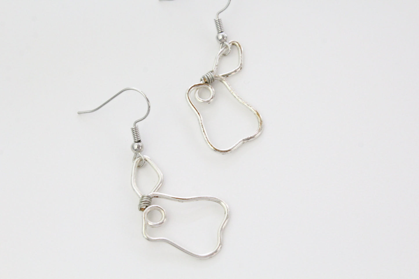 wire earrings | pear