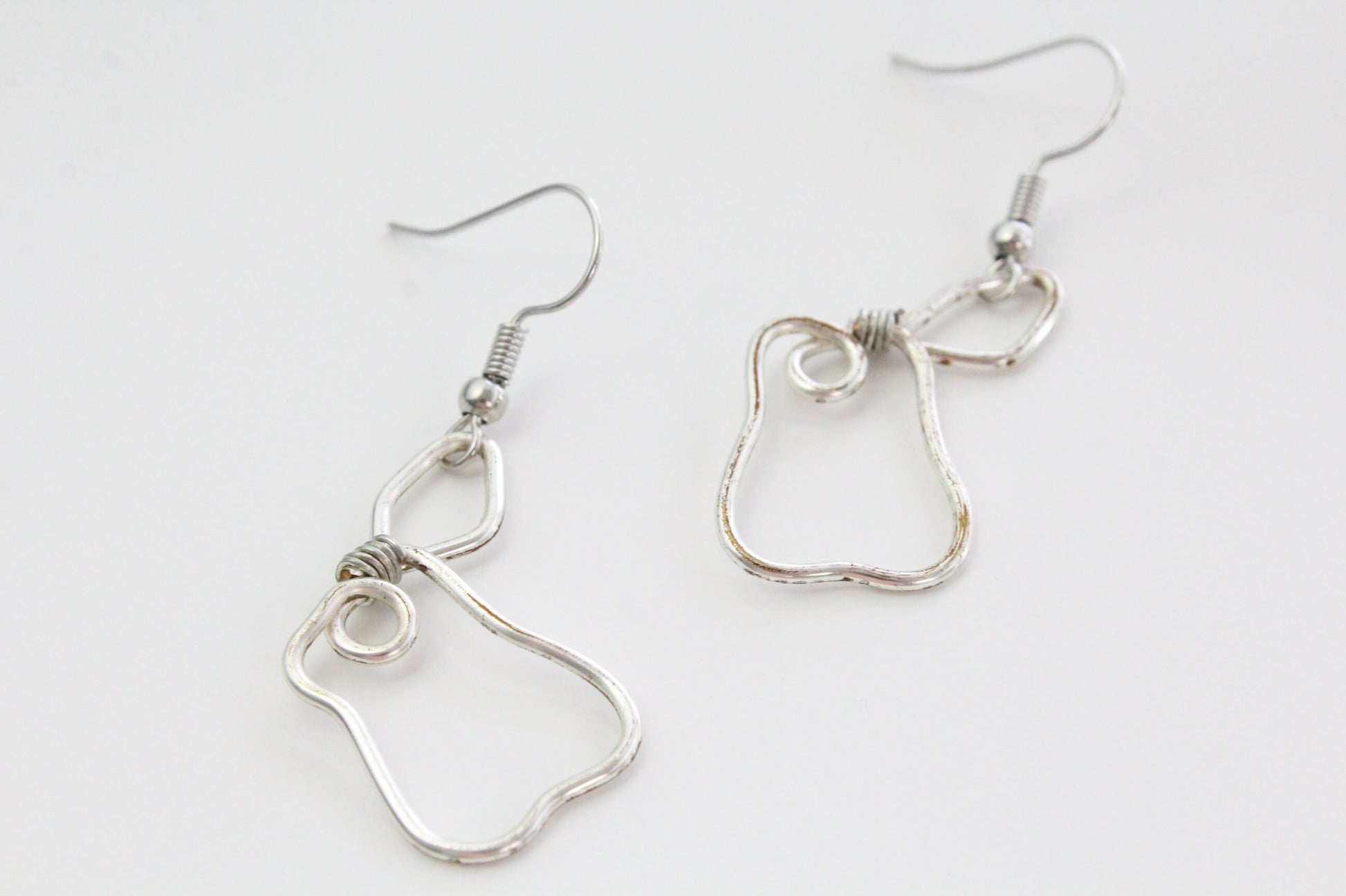 wire earrings | pear