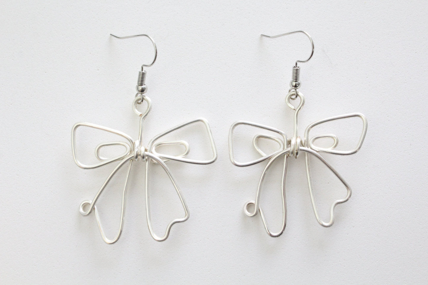 wire earrings | bow