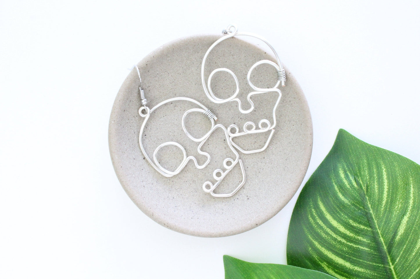 wire earrings | skull