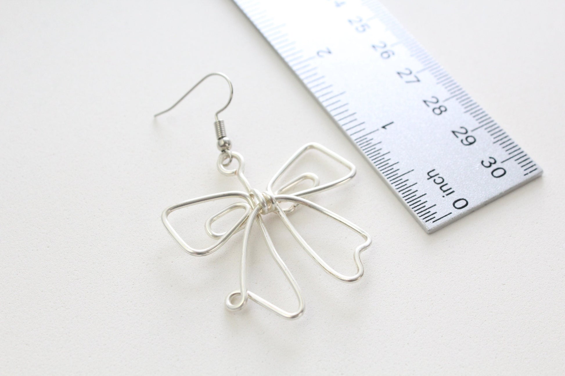 wire earrings | bow