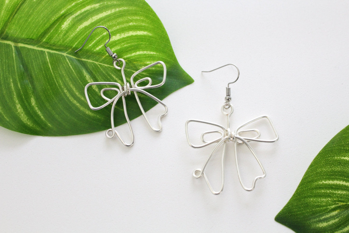 wire earrings | bow