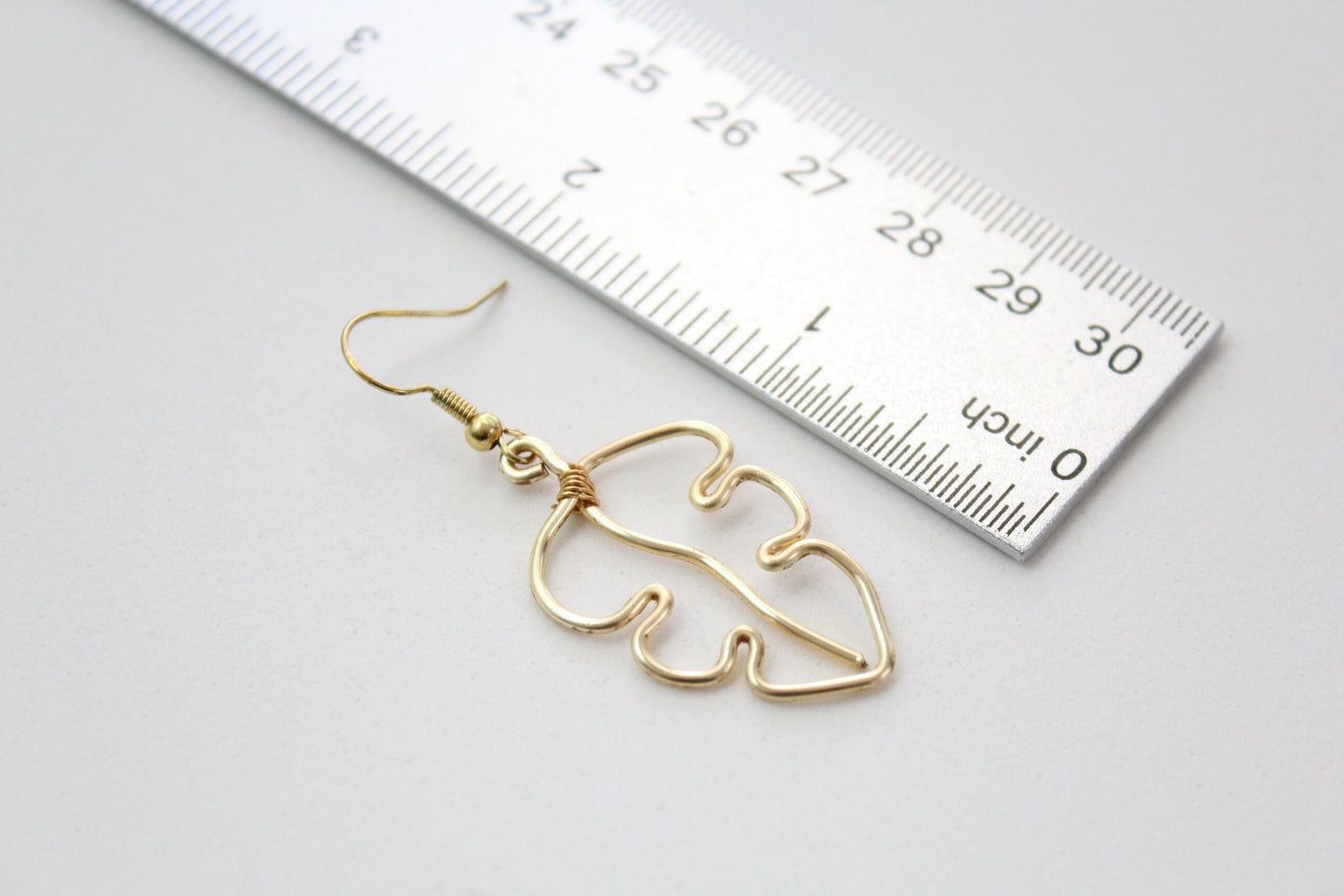 wire earrings | leaf